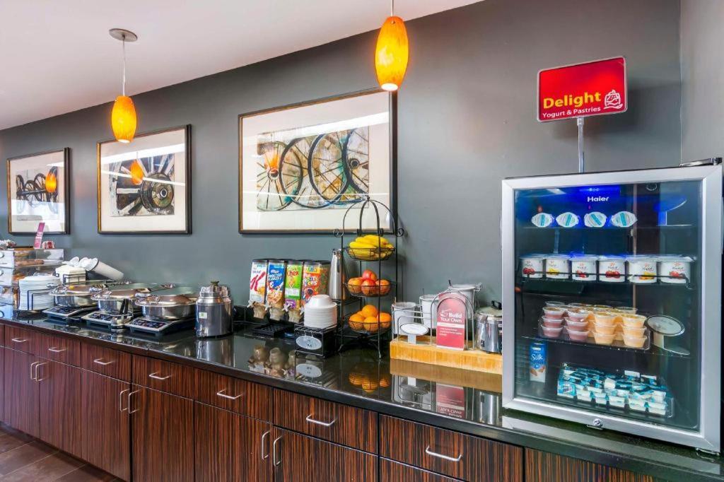 Best Western Plus Olathe Hotel מראה חיצוני תמונה
