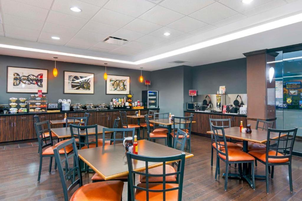 Best Western Plus Olathe Hotel מראה חיצוני תמונה