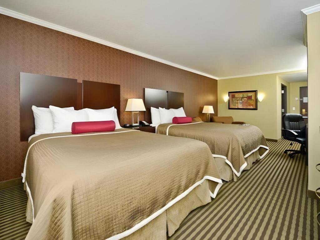 Best Western Plus Olathe Hotel מראה חיצוני תמונה