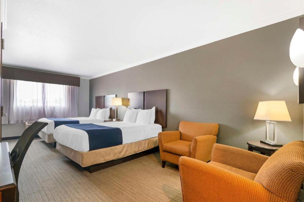 Best Western Plus Olathe Hotel מראה חיצוני תמונה