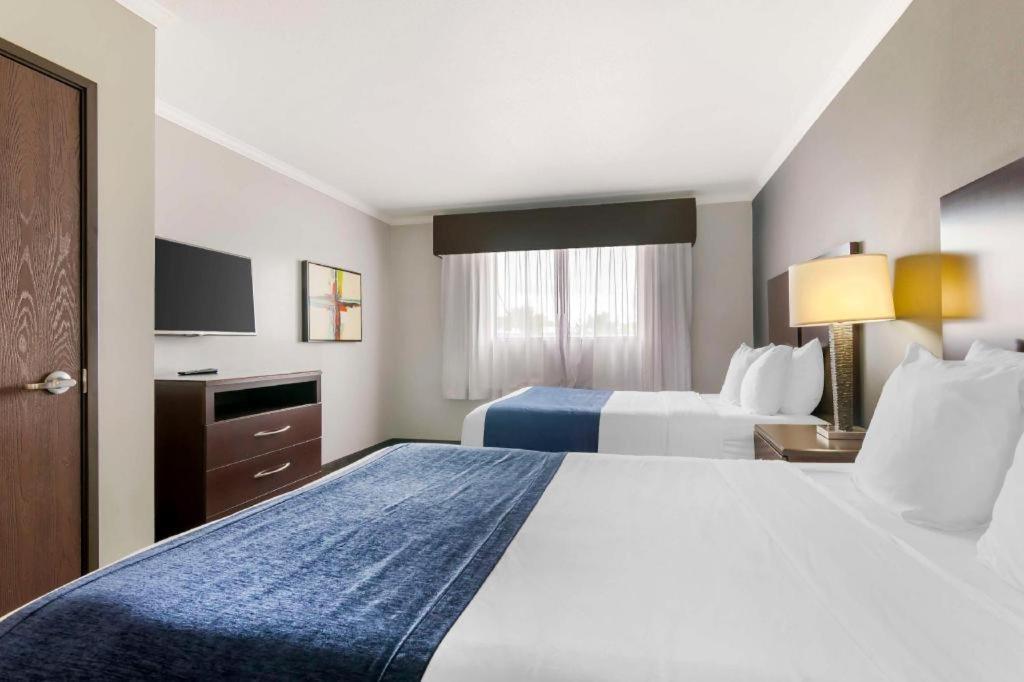 Best Western Plus Olathe Hotel מראה חיצוני תמונה