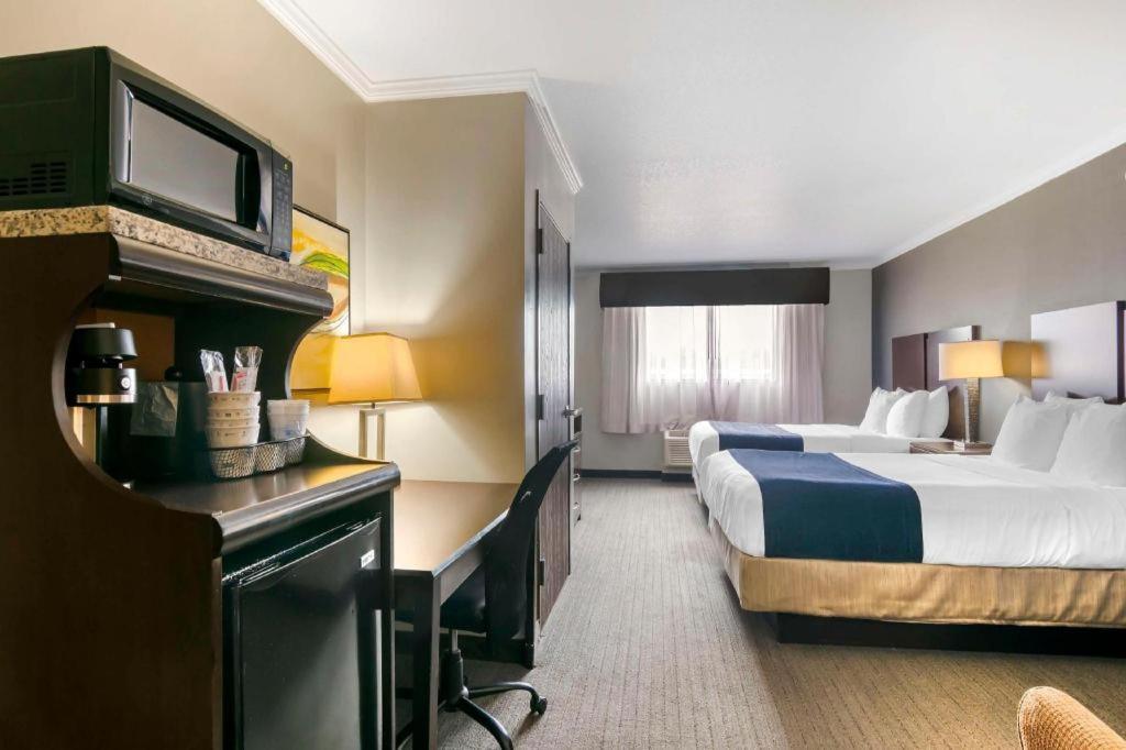 Best Western Plus Olathe Hotel מראה חיצוני תמונה