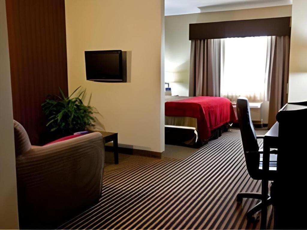 Best Western Plus Olathe Hotel מראה חיצוני תמונה