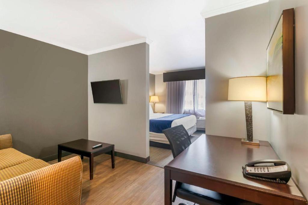 Best Western Plus Olathe Hotel מראה חיצוני תמונה