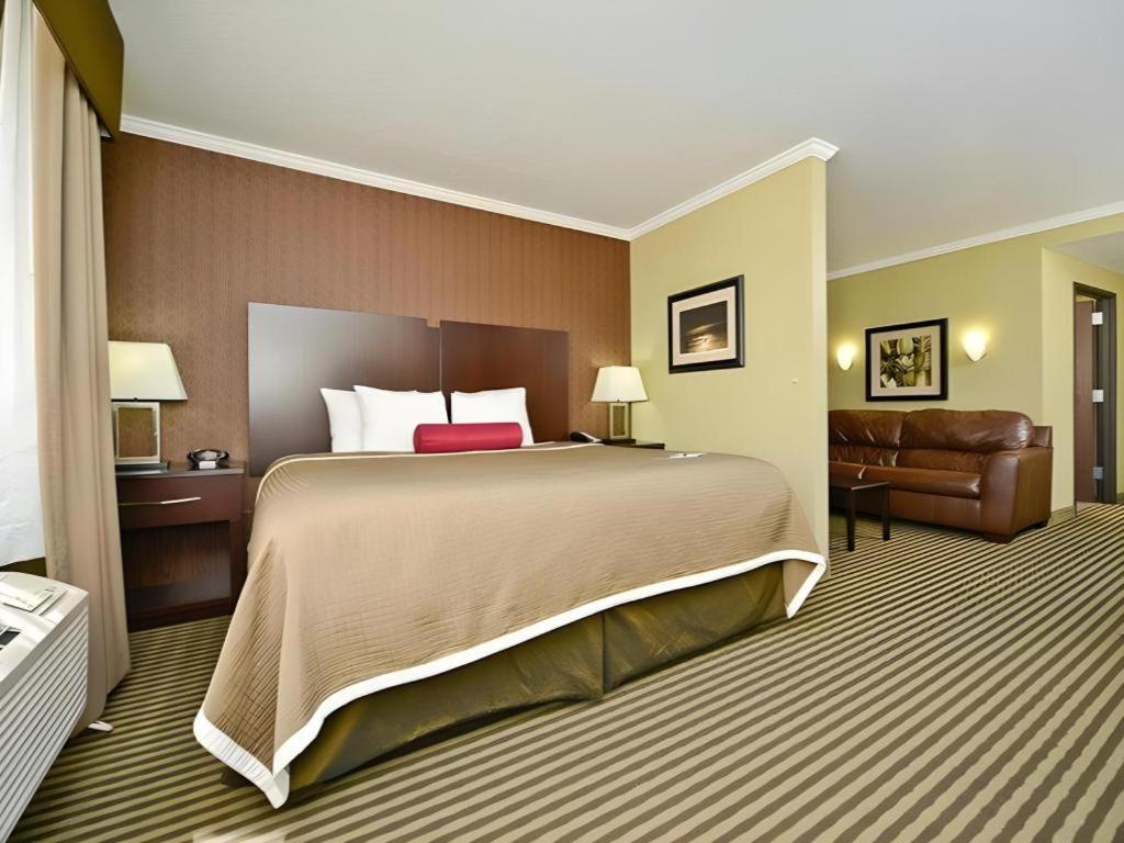 Best Western Plus Olathe Hotel מראה חיצוני תמונה