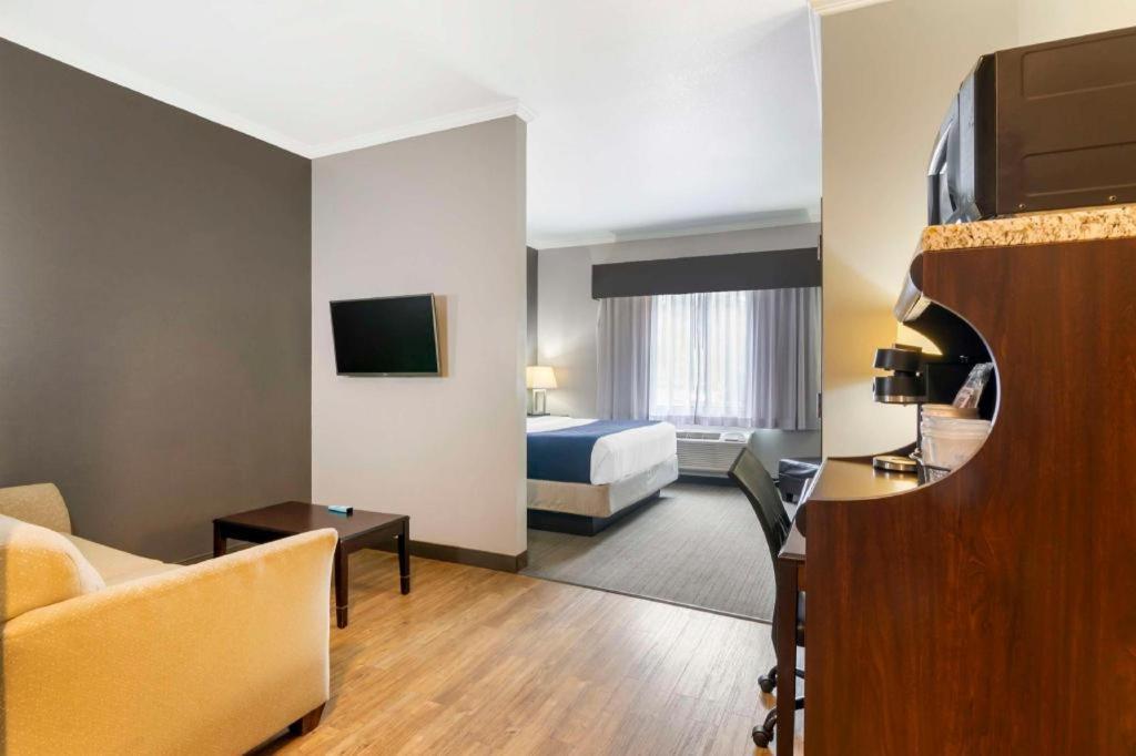 Best Western Plus Olathe Hotel מראה חיצוני תמונה