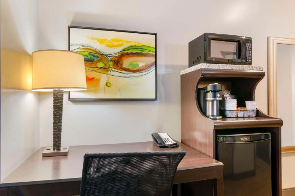 Best Western Plus Olathe Hotel מראה חיצוני תמונה
