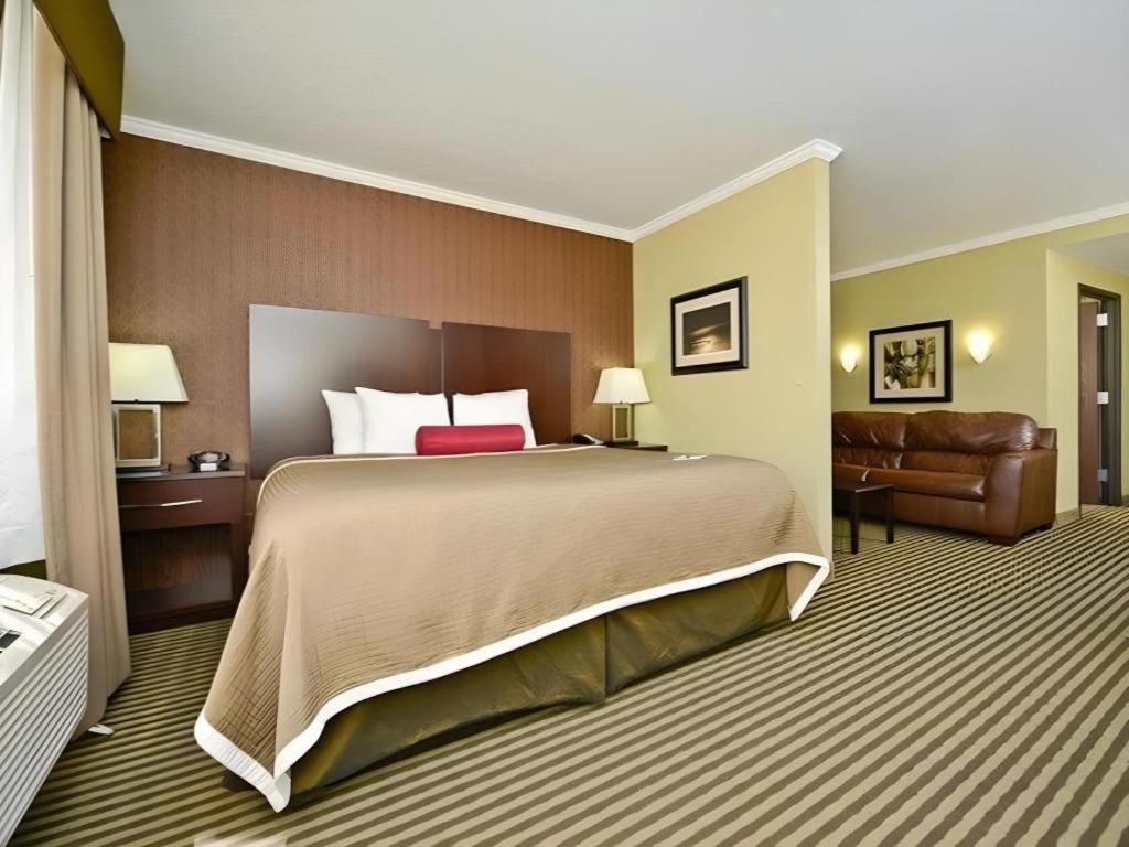 Best Western Plus Olathe Hotel מראה חיצוני תמונה